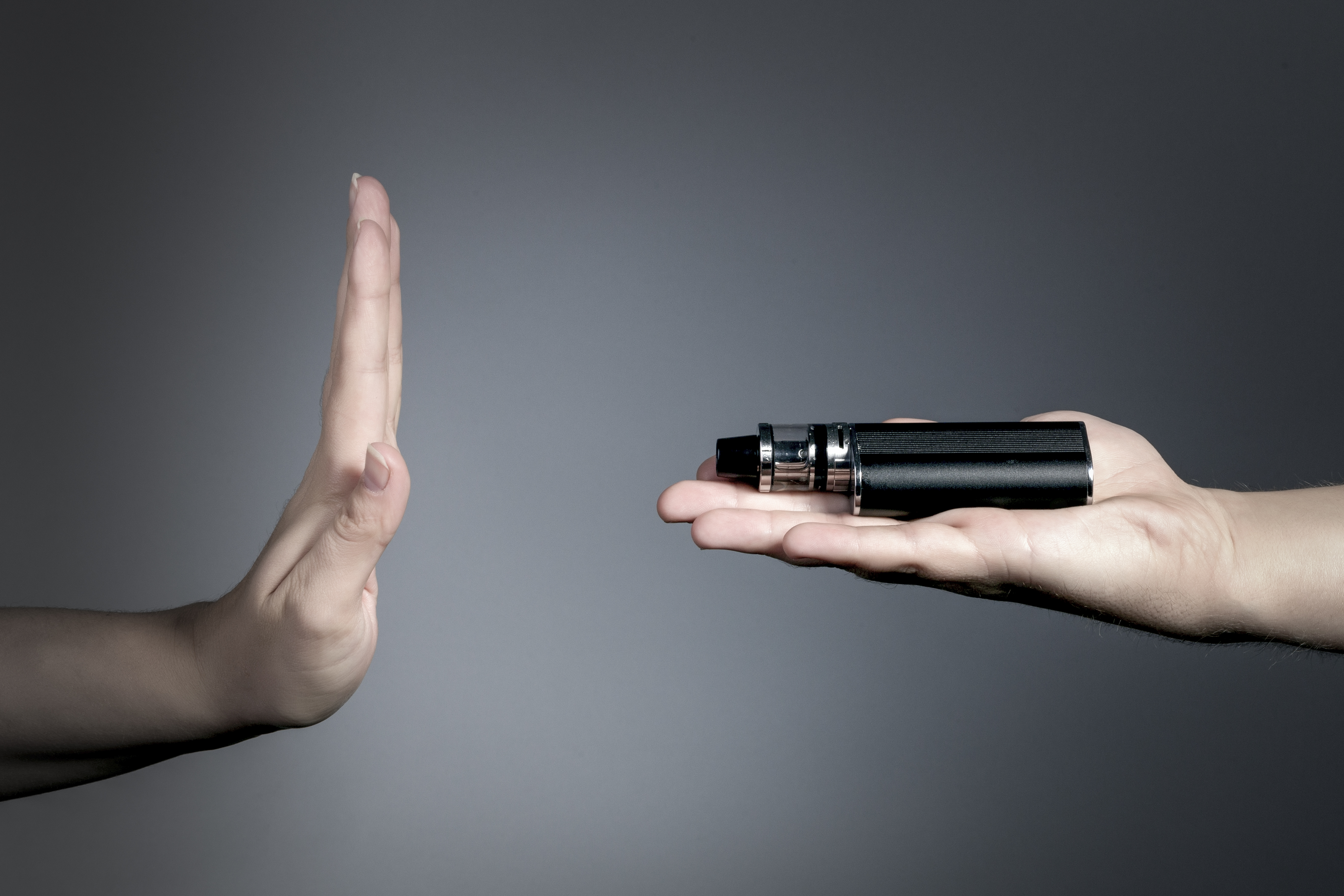 Main refusant l'e-cigarette